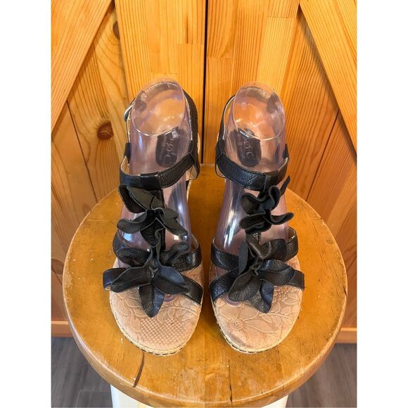 BOC Born Concepts Wedge sandals black leather 3D flowers sz 10 - Picture 2 of 10